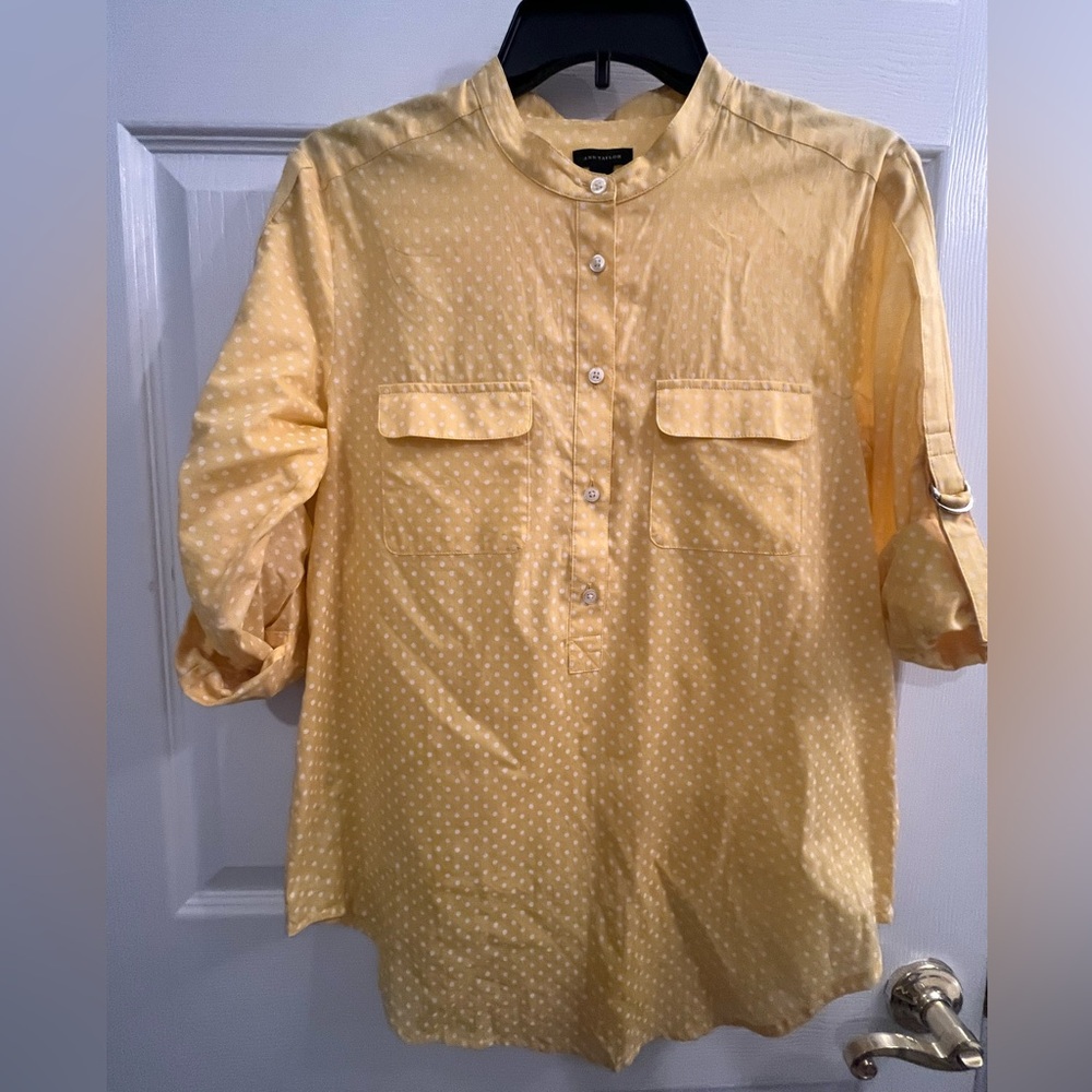 NWOT Ann Taylor Yellow Polka Dot Women’s 100% Cotton Long Sleeve Roll up Shirt